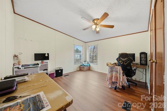 109 10th Street NE, Hildebran, NC 28637