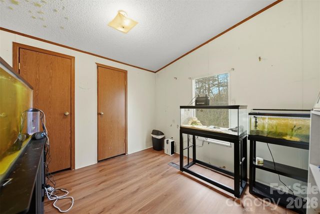 109 10th Street NE, Hildebran, NC 28637