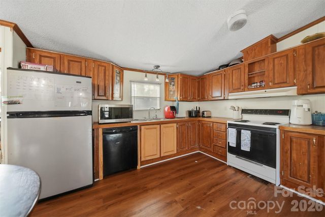 109 10th Street NE, Hildebran, NC 28637
