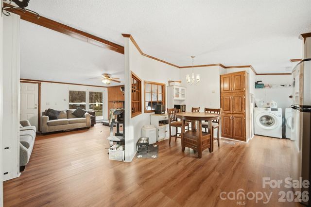 109 10th Street NE, Hildebran, NC 28637