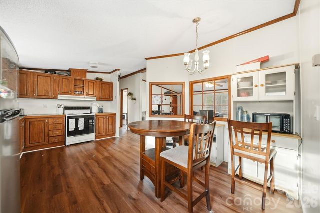 109 10th Street NE, Hildebran, NC 28637