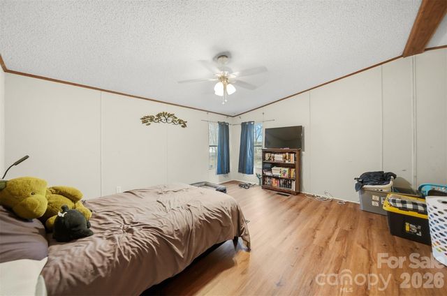 109 10th Street NE, Hildebran, NC 28637