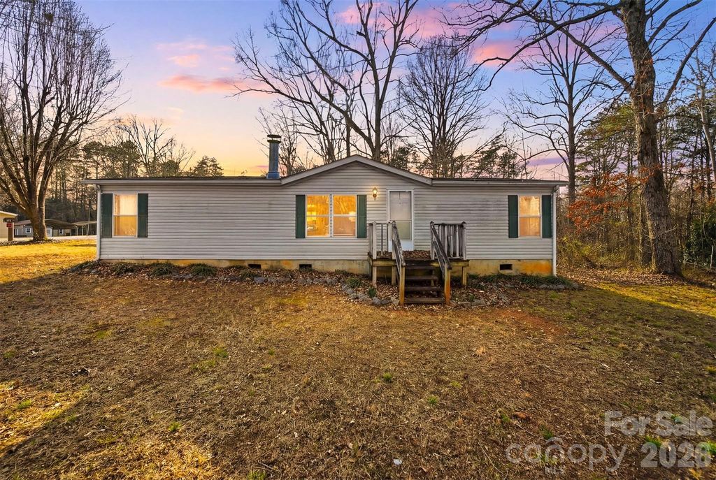 109 10th Street NE, Hildebran, NC 28637