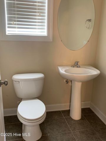 509 Louvre Lane, Jacksonville, NC 28546