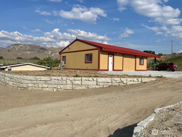 136 Eastlake Road, Oroville, WA 98844