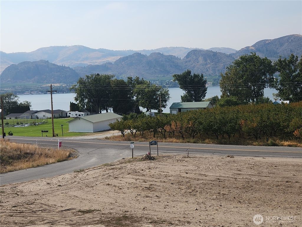 136 Eastlake Road, Oroville, WA 98844