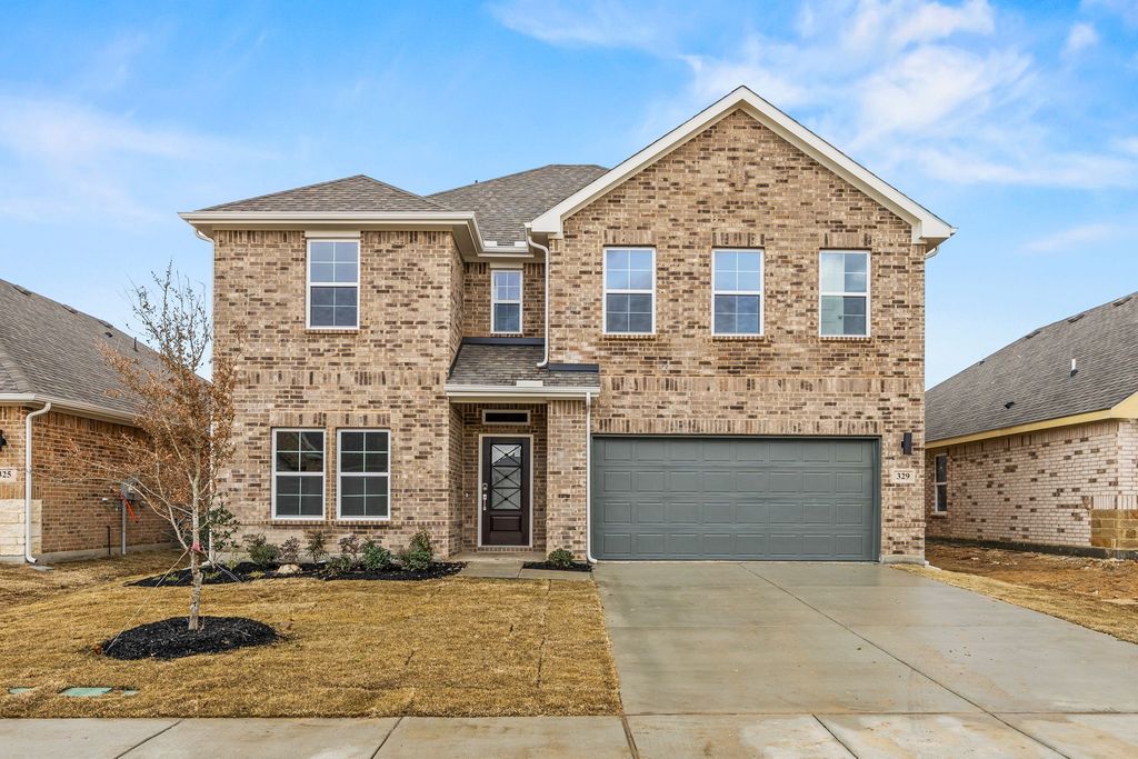 329 Amberville Drive, Red Oak, TX 75154