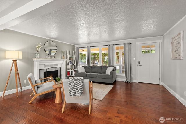 2525 112th Avenue E, Edgewood, WA 98372
