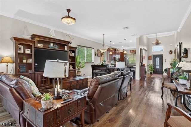 2522 Dora CT, Lehigh Acres, FL 33971