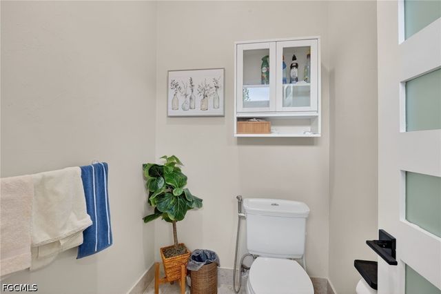 2522 Dora CT, Lehigh Acres, FL 33971