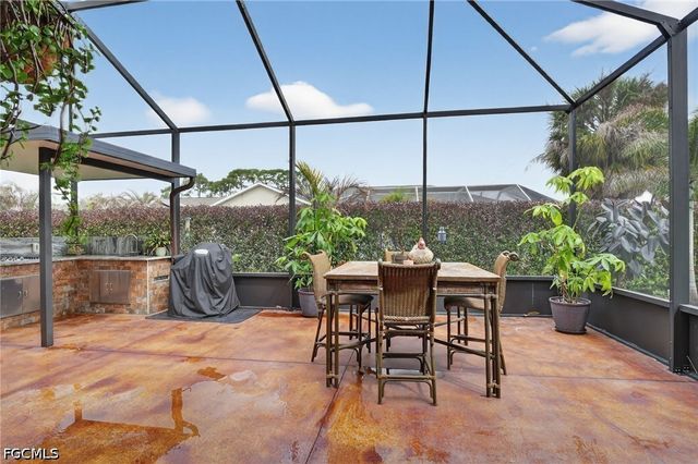 2522 Dora CT, Lehigh Acres, FL 33971