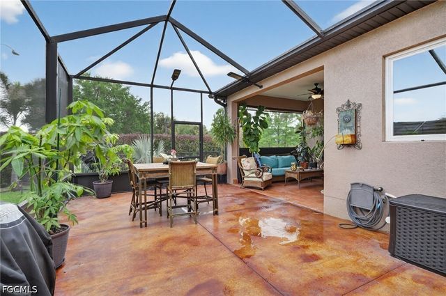 2522 Dora CT, Lehigh Acres, FL 33971