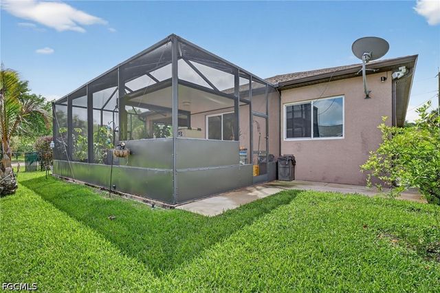 2522 Dora CT, Lehigh Acres, FL 33971