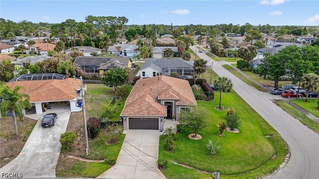 2522 Dora CT, Lehigh Acres, FL 33971