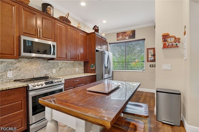 2522 Dora CT, Lehigh Acres, FL 33971