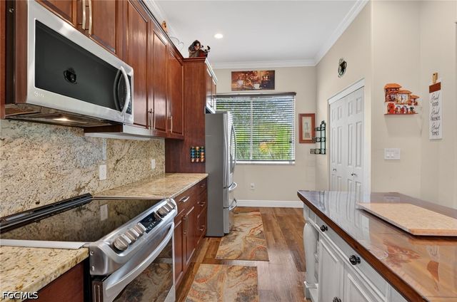 2522 Dora CT, Lehigh Acres, FL 33971