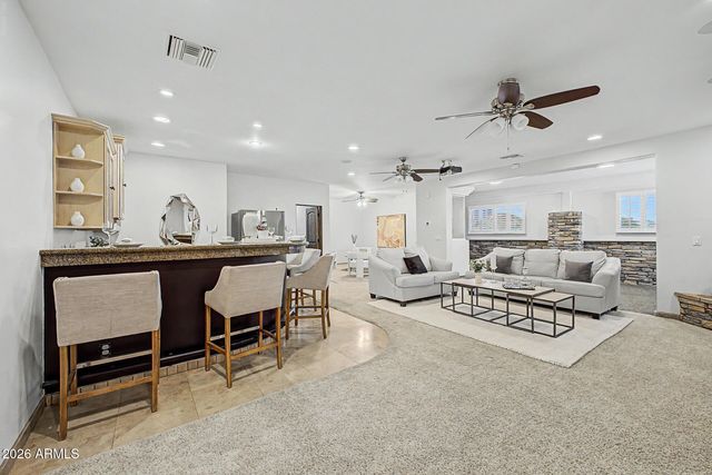 1823 E WINDROSE Drive, Phoenix, AZ 85022