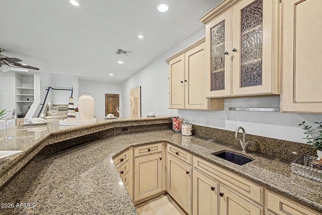 1823 E WINDROSE Drive, Phoenix, AZ 85022