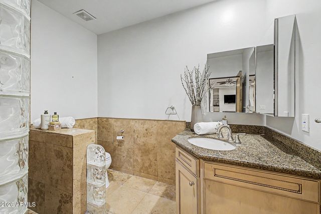 1823 E WINDROSE Drive, Phoenix, AZ 85022