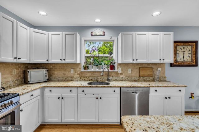 2 TANAGER LN, Robbinsville, NJ 08691