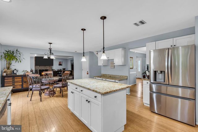 2 TANAGER LN, Robbinsville, NJ 08691
