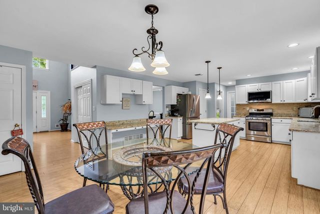 2 TANAGER LN, Robbinsville, NJ 08691