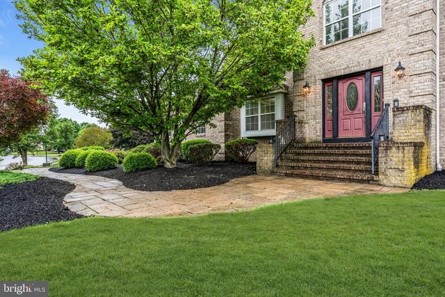 2 TANAGER LN, Robbinsville, NJ 08691