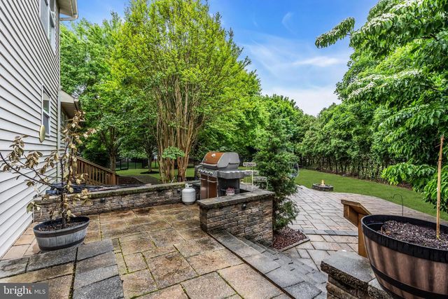 2 TANAGER LN, Robbinsville, NJ 08691