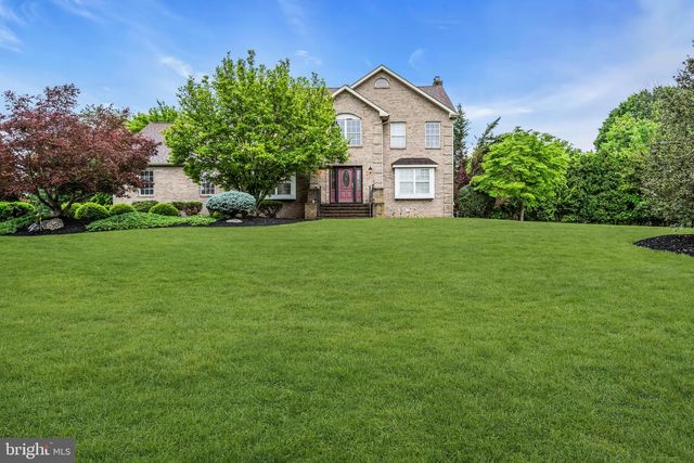 2 TANAGER LN, Robbinsville, NJ 08691