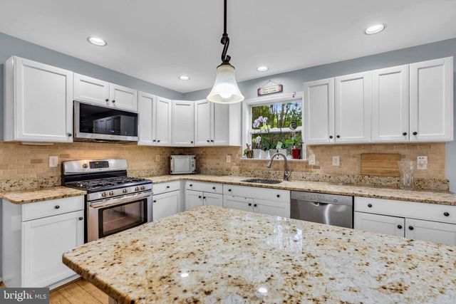 2 TANAGER LN, Robbinsville, NJ 08691