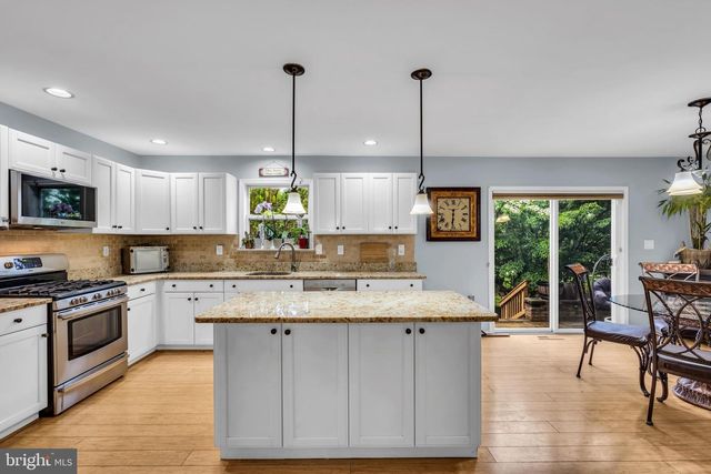 2 TANAGER LN, Robbinsville, NJ 08691
