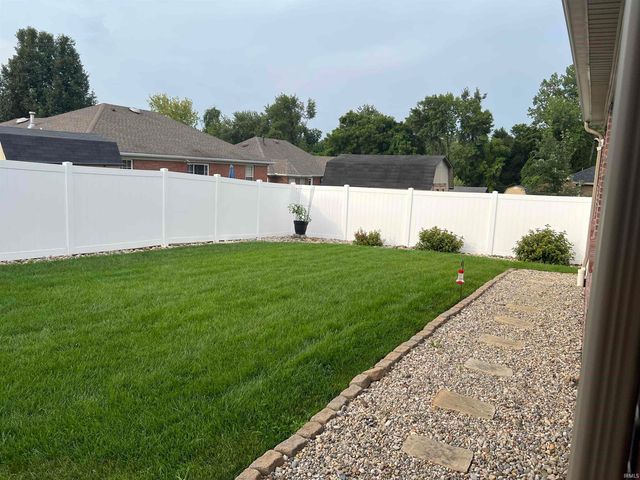 6888 Cottage Lane, Newburgh, IN 47630