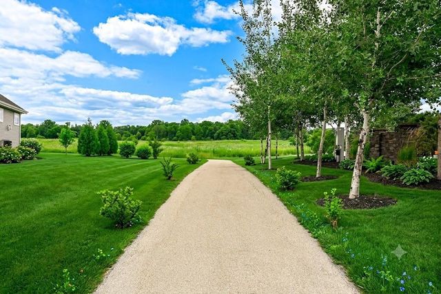 8829 S Shady Leaf LANE, Franklin, WI 53132