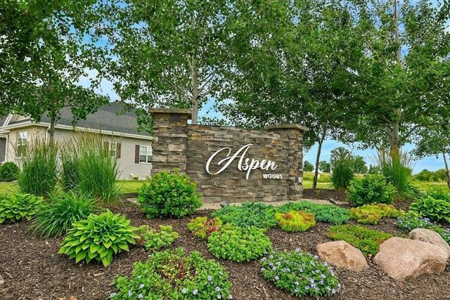 8829 S Shady Leaf LANE, Franklin, WI 53132