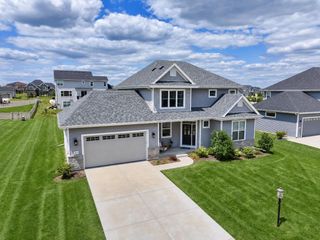 8829 S Shady Leaf LANE, Franklin, WI 53132