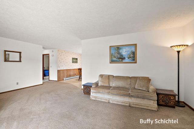 211 York View Place NW, Comstock Park, MI 49321