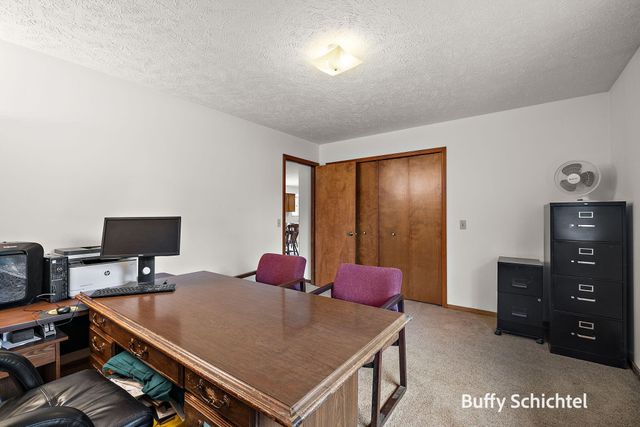 211 York View Place NW, Comstock Park, MI 49321