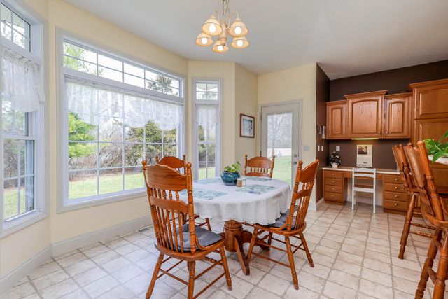 1232 RYAN DR, Centralia, MO 65240