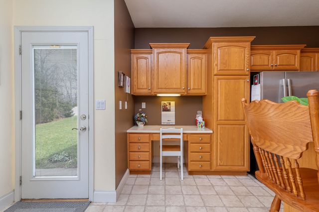 1232 RYAN DR, Centralia, MO 65240