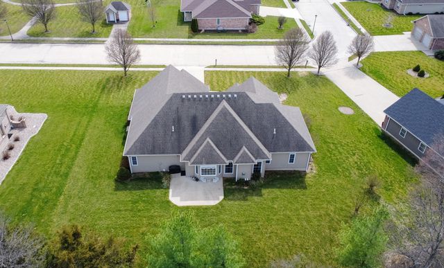 1232 RYAN DR, Centralia, MO 65240