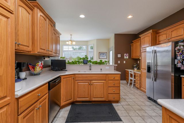 1232 RYAN DR, Centralia, MO 65240