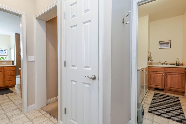 1232 RYAN DR, Centralia, MO 65240