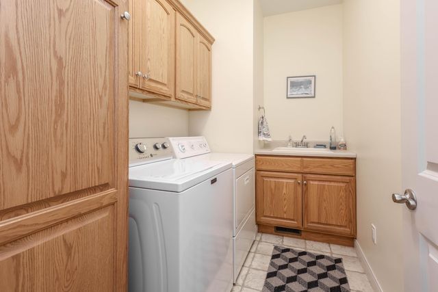 1232 RYAN DR, Centralia, MO 65240