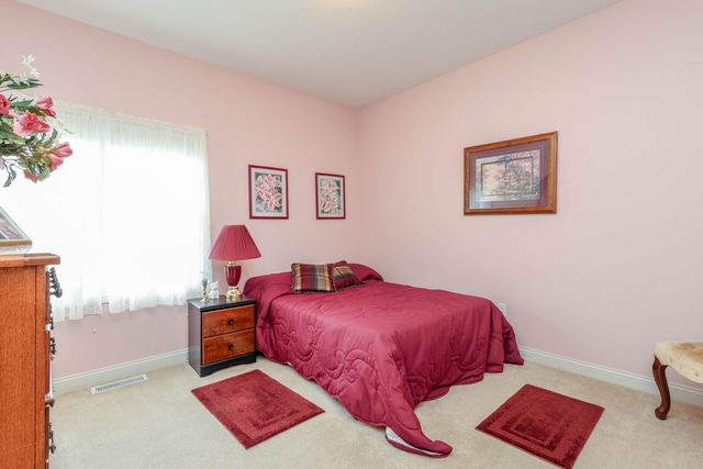 1232 RYAN DR, Centralia, MO 65240