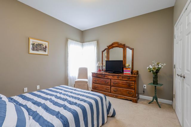 1232 RYAN DR, Centralia, MO 65240