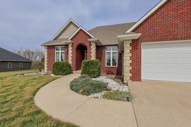 1232 RYAN DR, Centralia, MO 65240