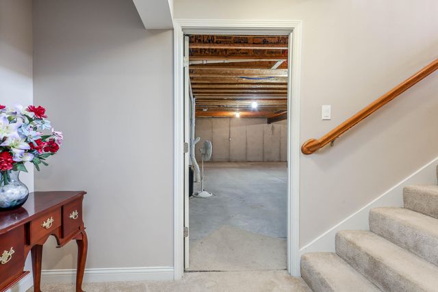 1232 RYAN DR, Centralia, MO 65240