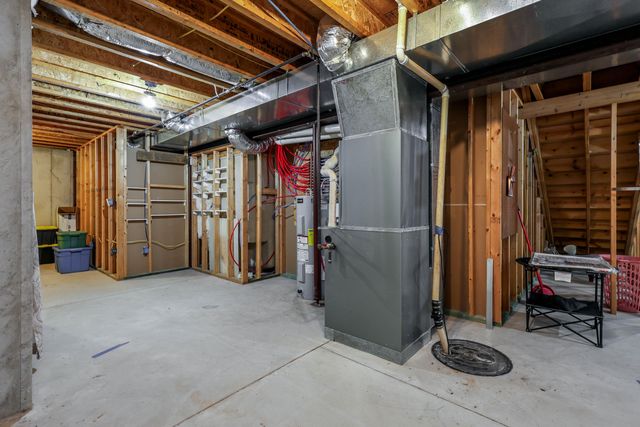 1232 RYAN DR, Centralia, MO 65240