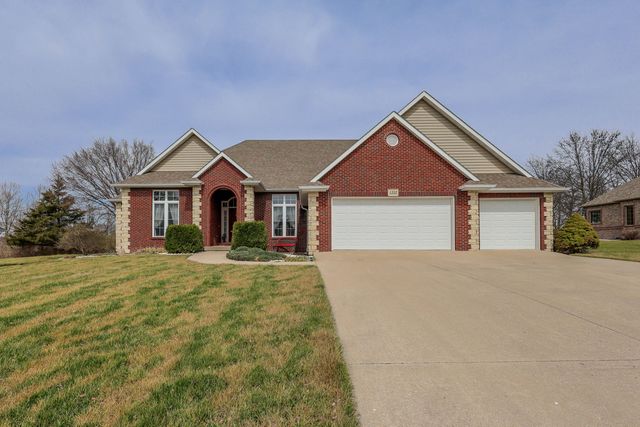 1232 RYAN DR, Centralia, MO 65240