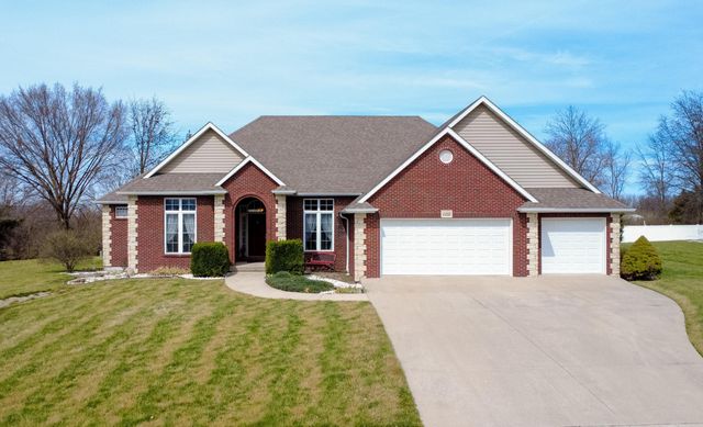 1232 RYAN DR, Centralia, MO 65240